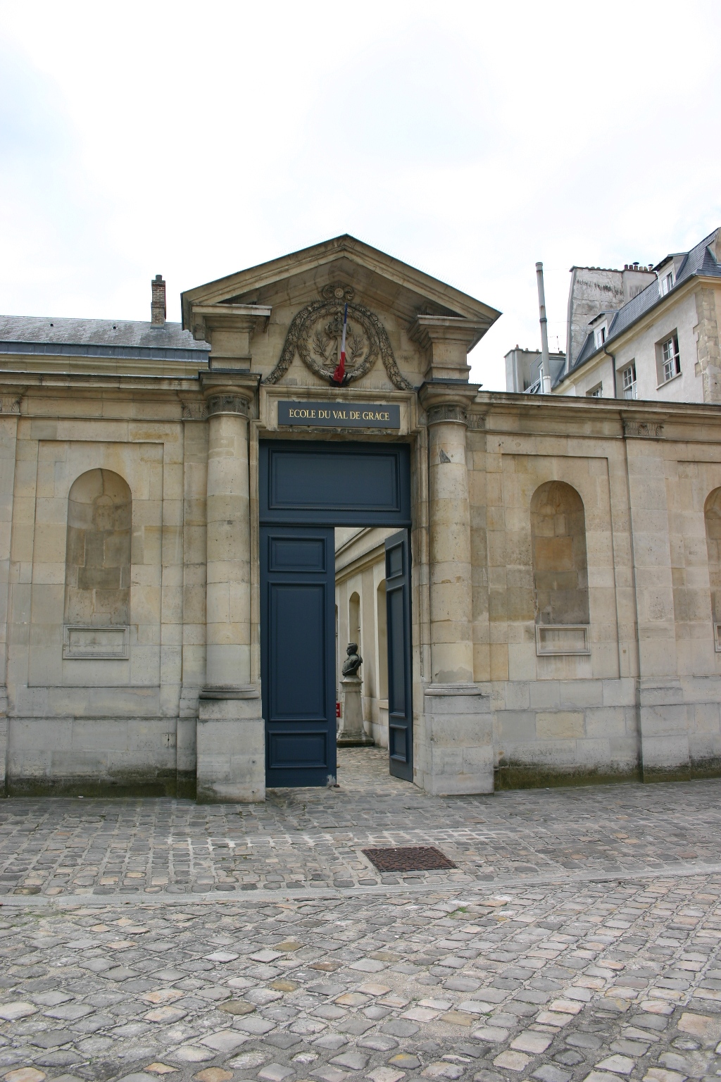 Jean Antoine Villemin's memorial tablet, Val-de-Grâce, Paris (1).JPG